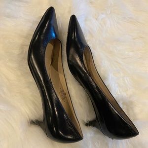 Ladies Nine West black leather heels size 5
